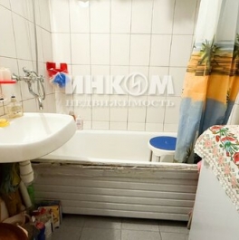 Продажа 2-комн квартиры на вторичном рынке Рождественская улица,  д. 12