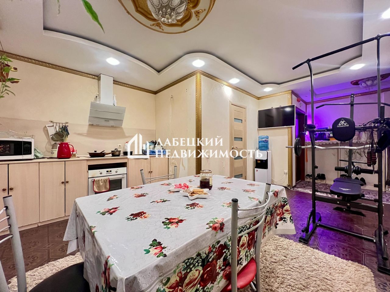 Продажа 2-комн квартиры на вторичном рынке улица Шкапина, 9-11