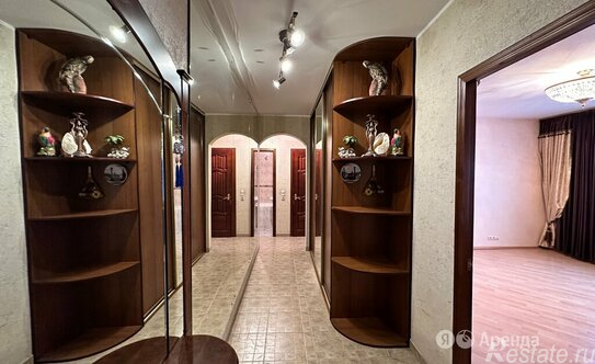 Аренда 3-комн квартиры на вторичном рынке Плещеева ул,  д. 22А