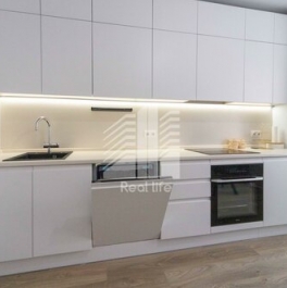 Продажа 3-комн квартиры на вторичном рынке Ям, ул Мезенцева,  д. 16