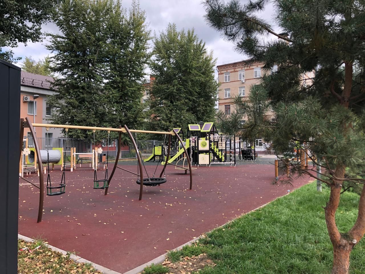 Продажа 3-комн квартиры на вторичном рынке улица Чистова, 15/15