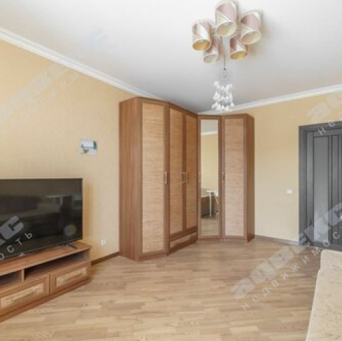2-комн квартира Композиторов ул,  д. 18