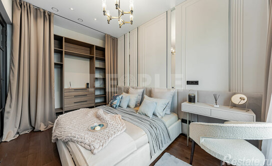 Продажа 2-комн квартиры на вторичном рынке пр-кт Генерала Дорохова,  д. 39,  к. 2И