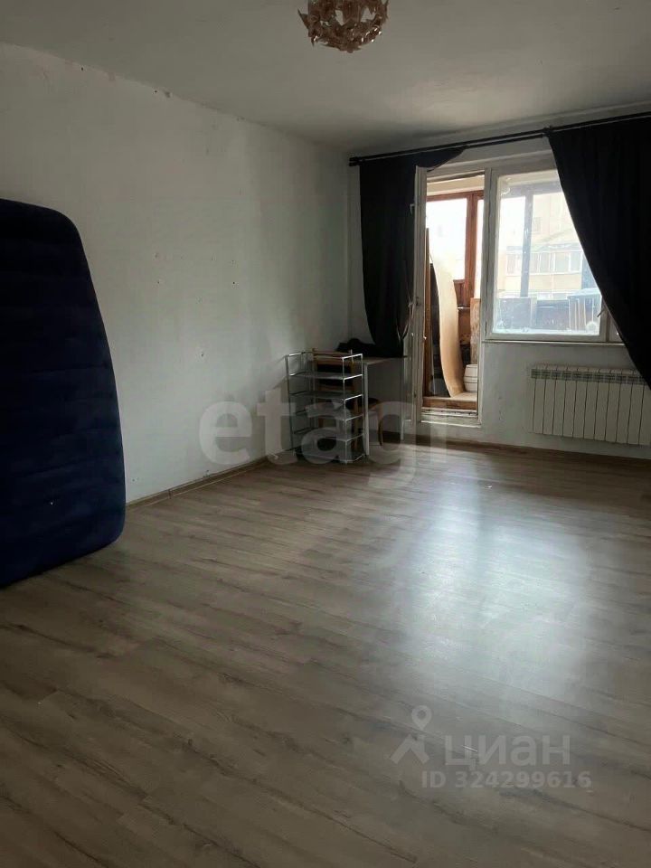 Продажа 3-комн квартиры на вторичном рынке д. Малые Вяземы, Петровское шоссе, 1