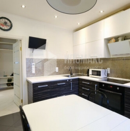 Продажа 3-комн квартиры на вторичном рынке Наро-Фоминский городской округ, Парковая улица,  д. 9