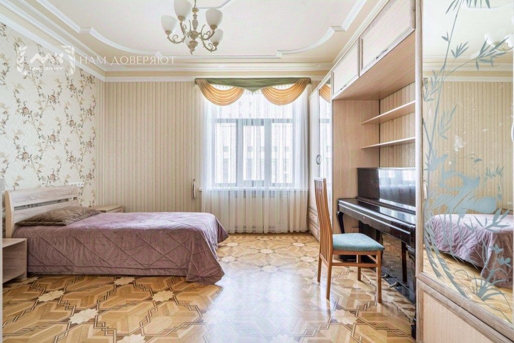 Продажа 4-комн квартиры на вторичном рынке Бассейная улица, 27