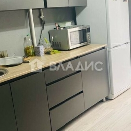 Продажа 3-комн квартиры на вторичном рынке улица Николая Химушина,  д. 1