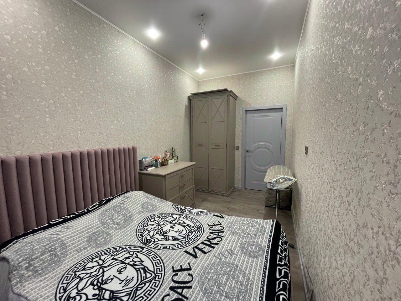 Продажа 3-комн квартиры на вторичном рынке 17-я Васильевского острова линия, 28