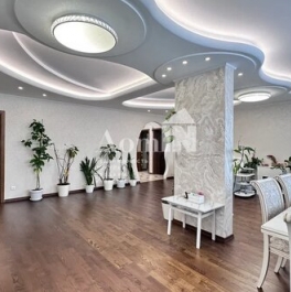 Продажа 4-комн квартиры на вторичном рынке Обуховской обороны пр-кт,  д. 110,  к. 1