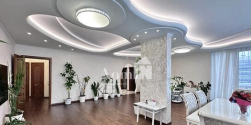 4-комн квартира Обуховской обороны пр-кт,  д. 110,  к. 1