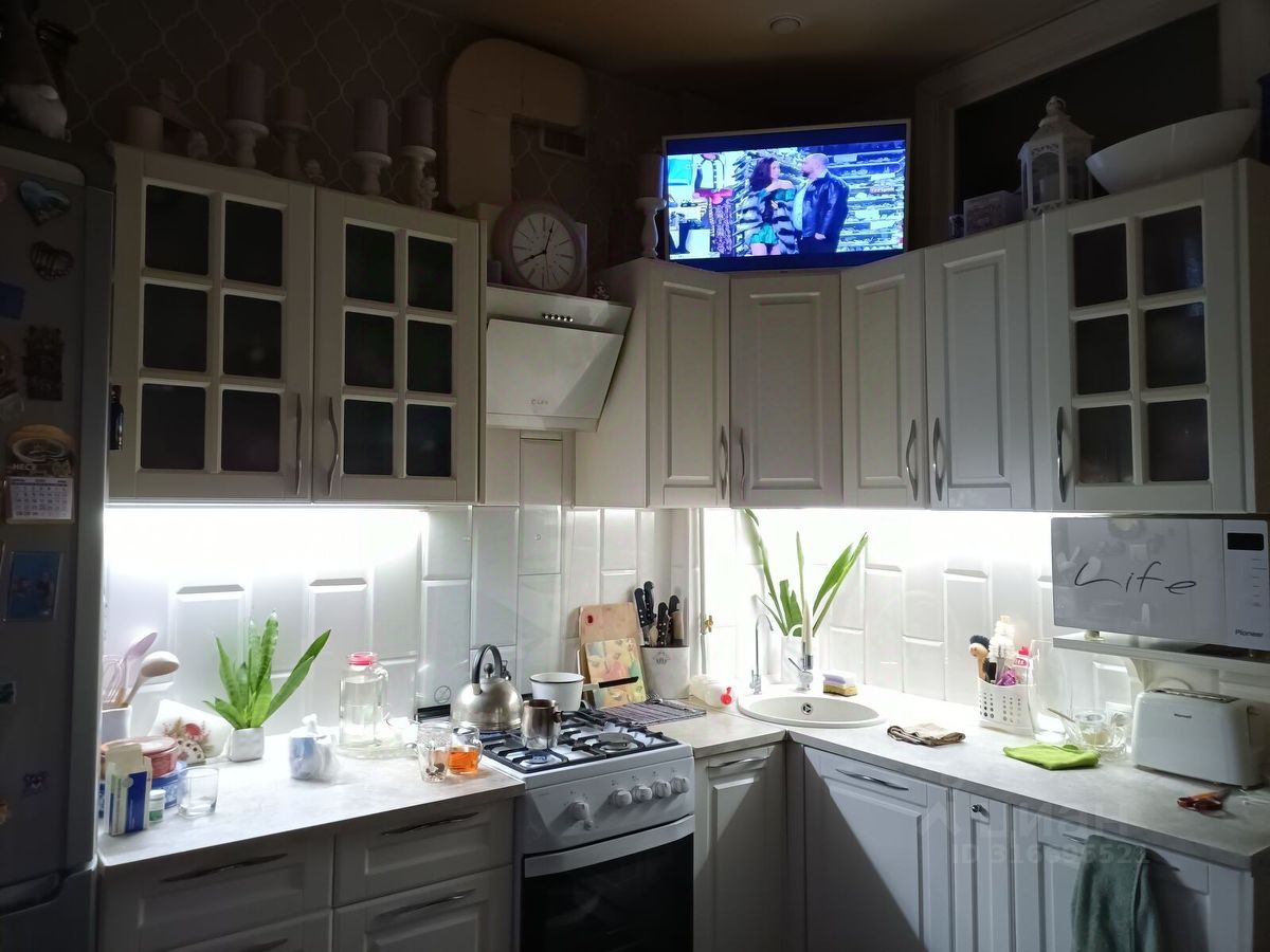 Продажа 2-комн квартиры на вторичном рынке улица Бабушкина, 81к2
