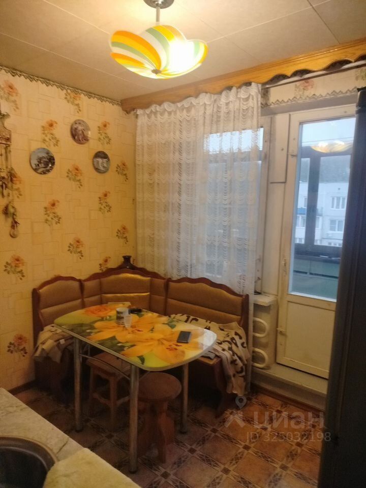 Продажа 2-комн квартиры на вторичном рынке Старый Городок пгт, улица Заводская, 17
