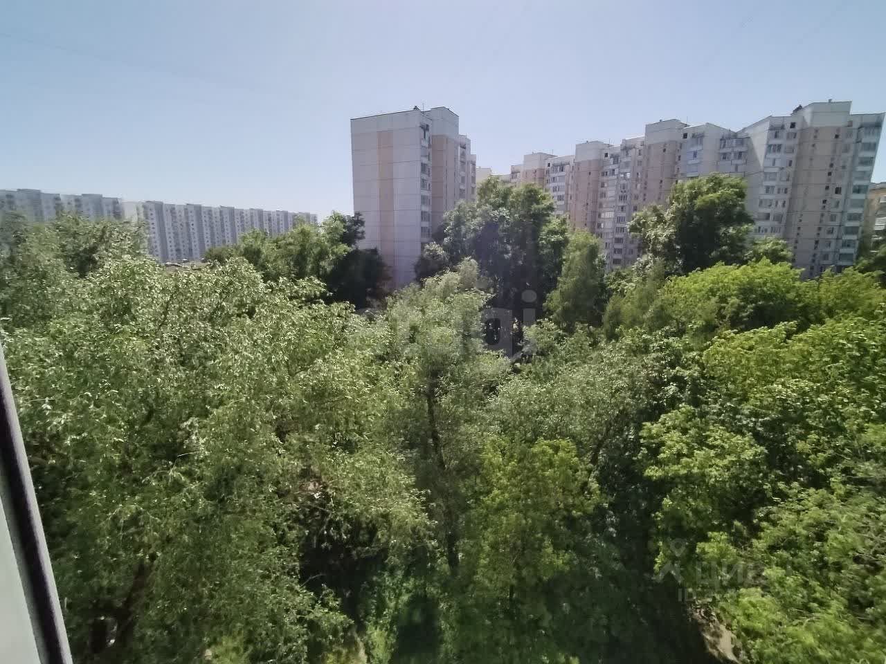 Продажа 1-комн квартиры на вторичном рынке Гвардейская улица,  д. 3К2