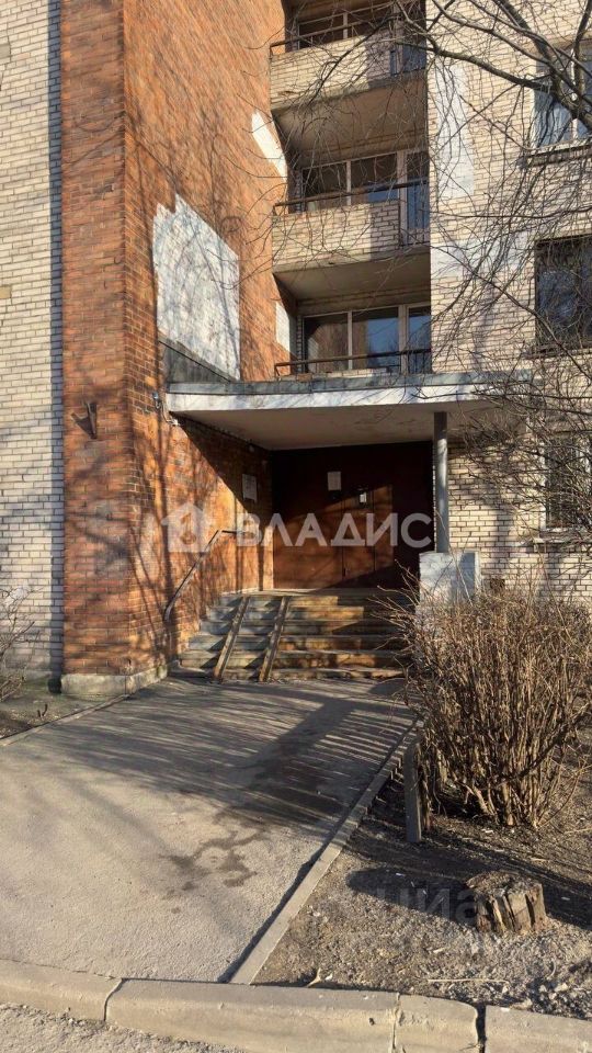 Продажа 2-комн квартиры на вторичном рынке Полюстровский проспект, 37