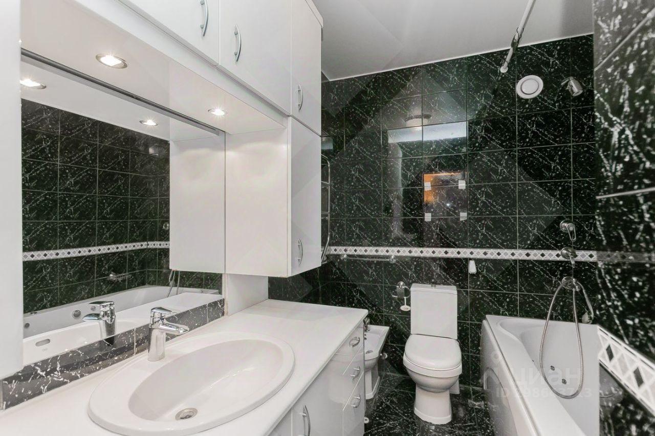 Продажа 4-комн квартиры на вторичном рынке Цветной бульвар, 16/1