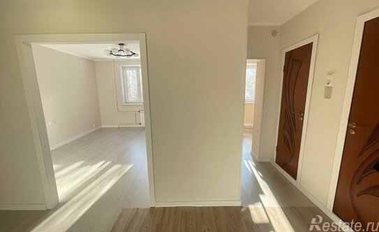 Продажа 2-комн квартиры на вторичном рынке Абрамцевская улица,  д. 11 к2