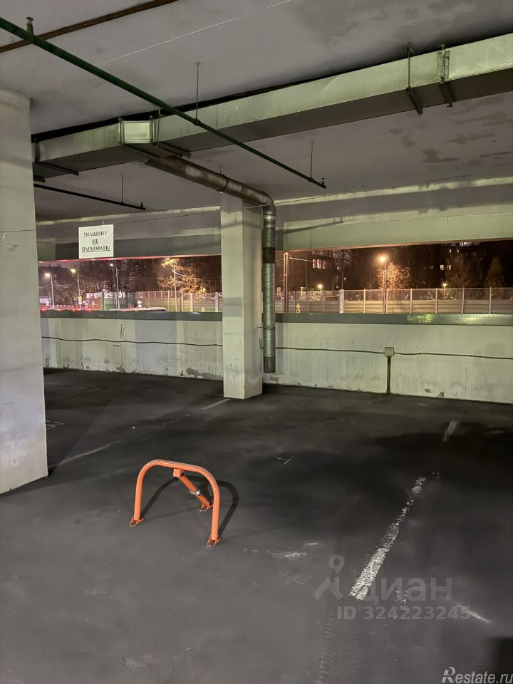 Аренда гаража Павшинская Пойма, бульвар Строителей,  д. 4 к2