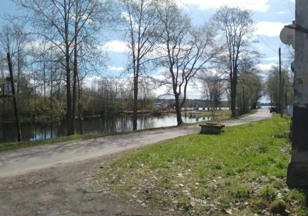 Продажа 1-комн квартиры на вторичном рынке Новая Ладога, улица Пролетарский канал, 12