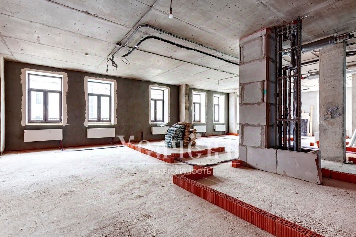 Продажа 3-комн квартиры на вторичном рынке Большая Никитская улица, 17С1