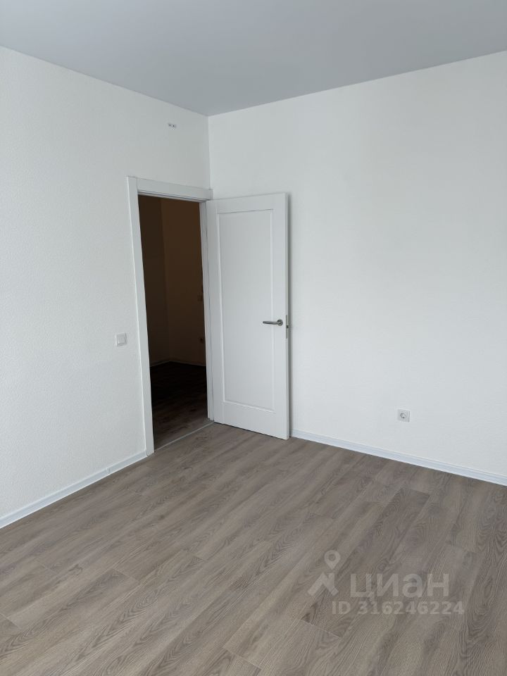 Продажа 2-комн квартиры на вторичном рынке Колпино, проспект Ленина, 60