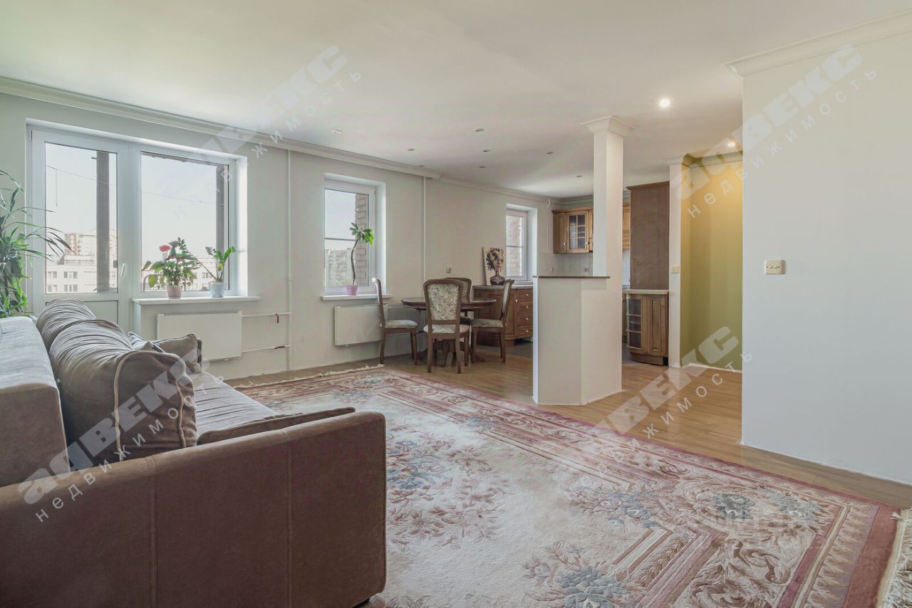 Продажа 2-комн квартиры на вторичном рынке улица Ярослава Гашека, 15