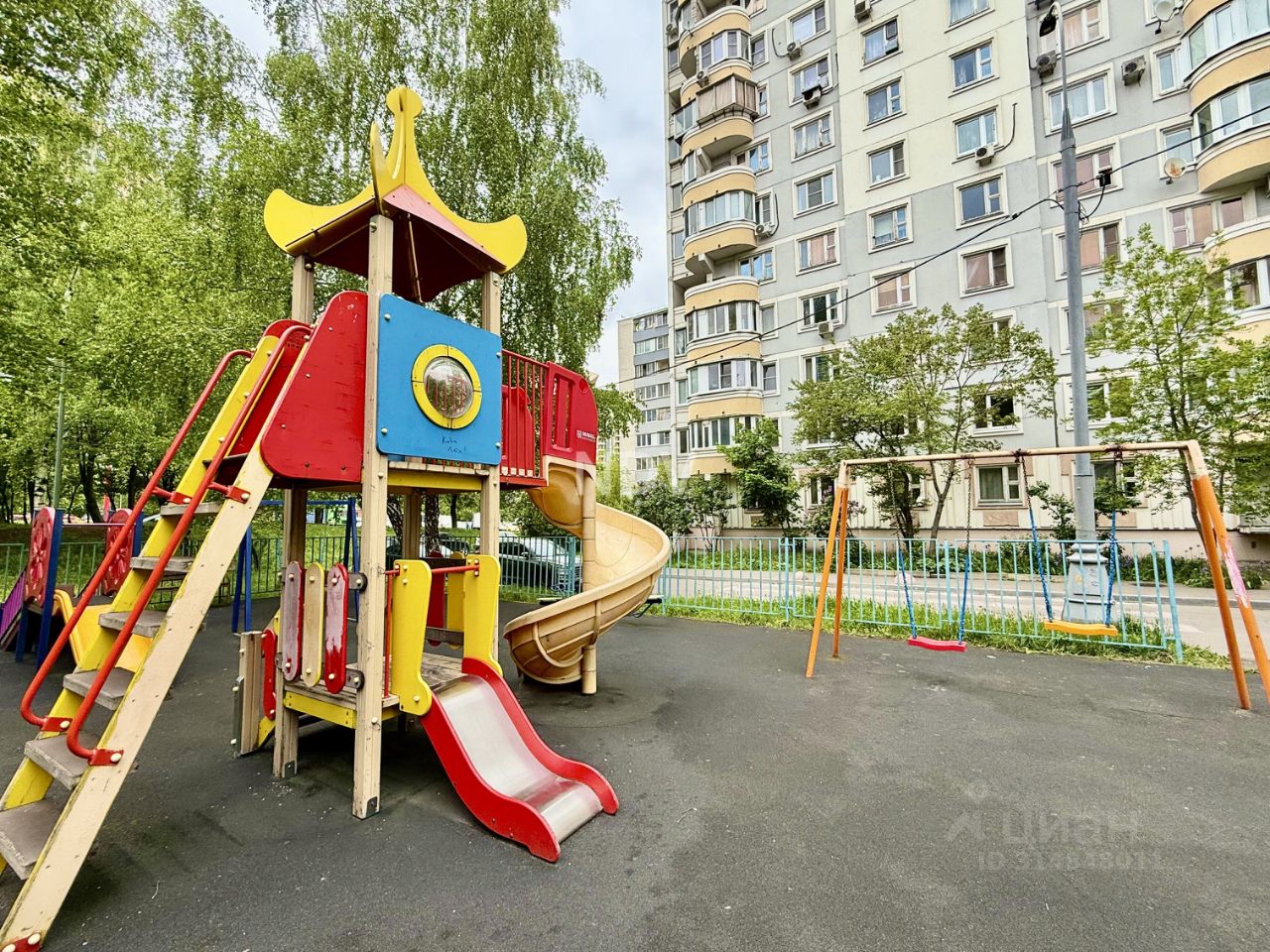 Продажа 3-комн квартиры на вторичном рынке улица Архитектора Власова, 17К1