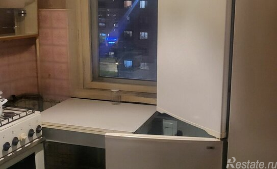 Продажа 3-комн квартиры на вторичном рынке Индустриальный пр-кт,  д. 38,  к. 3