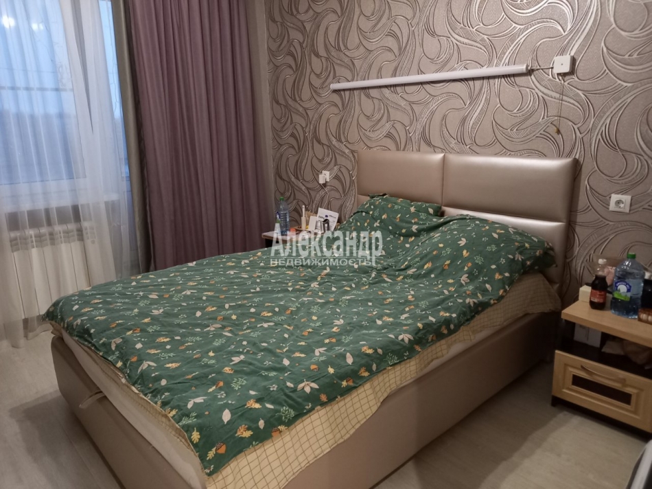 Продажа 2-комн квартиры на вторичном рынке Ломоносов г., Скуридина ул. ,  д. 9