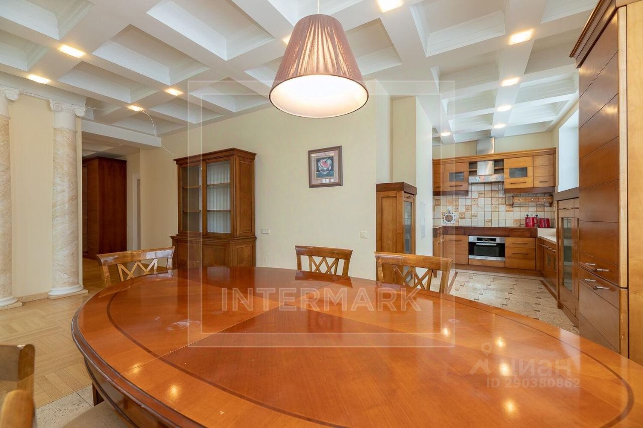 Продажа 4-комн квартиры на вторичном рынке Береговая улица, 8К1