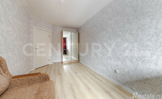 Продажа 1-комн квартиры на вторичном рынке Русановская ул,  д. 18 к6