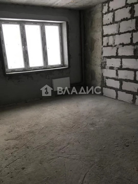 Продажа 1-комн квартиры на вторичном рынке Свердловский, улица Алексея Короткова,  д. 1