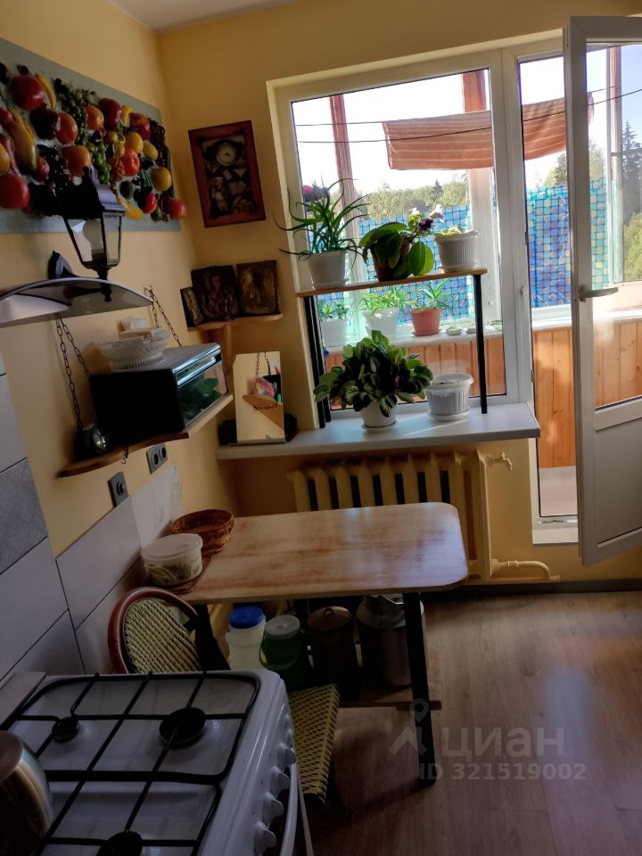 Продажа 1-комн квартиры на вторичном рынке пос. Осельки, 111