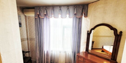2-комн квартира улица Короленко,  д. 8