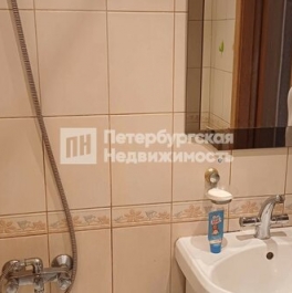 Продажа 2-комн квартиры на вторичном рынке Новосмоленская наб,  д. 8