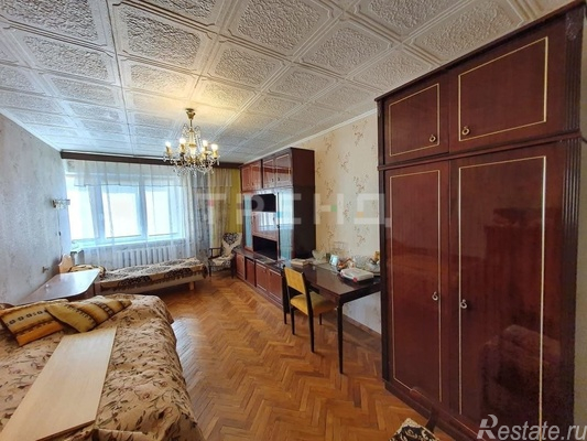 Продажа 3-комн квартиры на вторичном рынке Чекистов ул,  д. 38