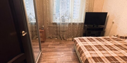 3-комн квартира Феодосийская улица,  д. 2