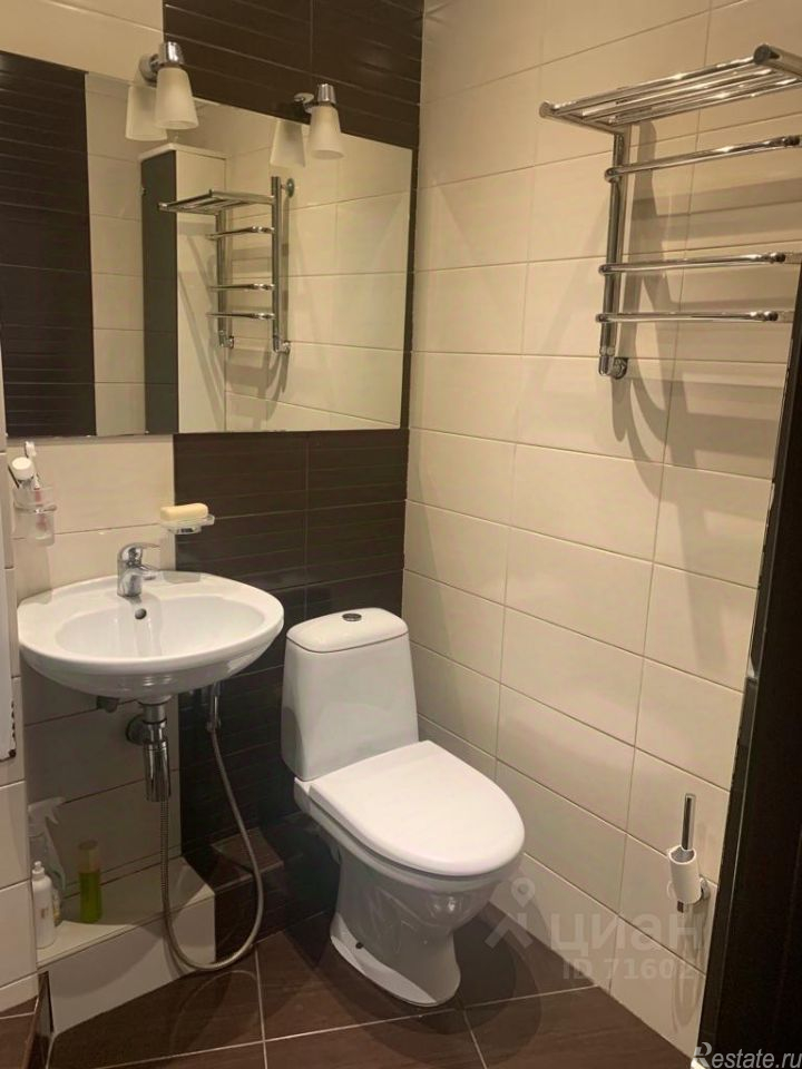 Продажа 2-комн квартиры на вторичном рынке улица Чистова,  д. 5