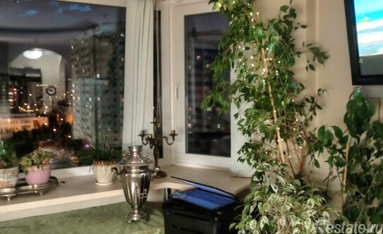 Аренда 3-комн квартиры на вторичном рынке улица Дмитриевского,  д. 11