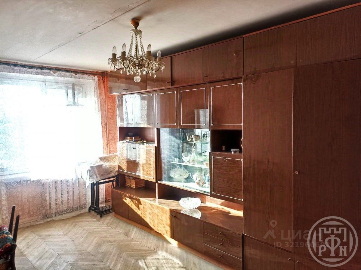 Продажа 2-комн квартиры на вторичном рынке улица Чекистов, 42