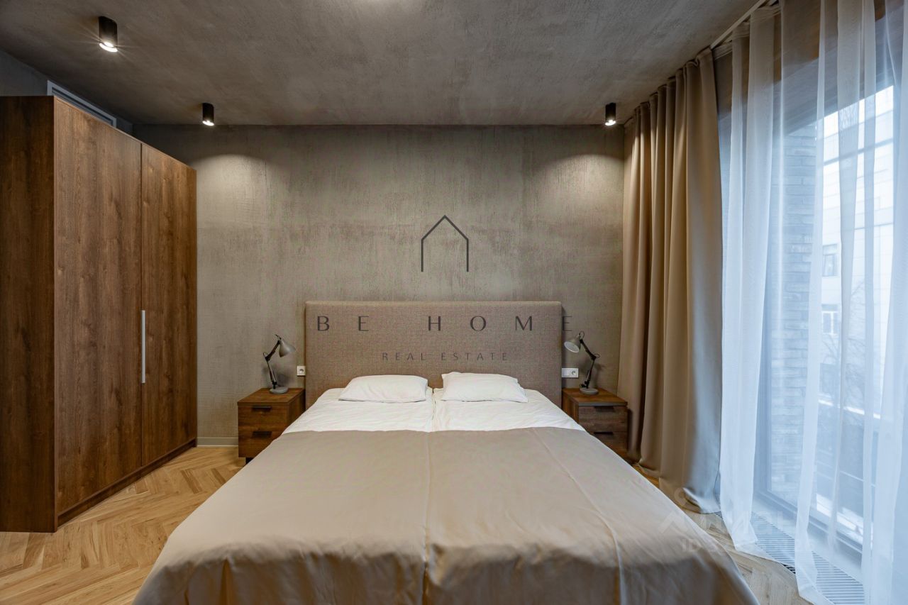 Аренда 3-комн квартиры на вторичном рынке проспект Средний Васильевского острова, 83с2