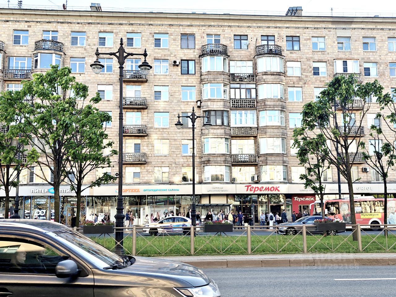 Продажа 3-комн квартиры на вторичном рынке Московский проспект, 197