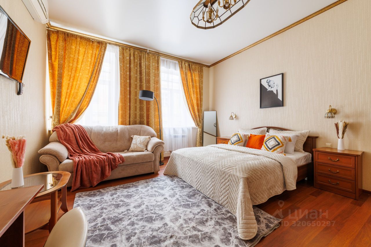 Аренда 2-комн квартиры на вторичном рынке набережная Канала Грибоедова, 22