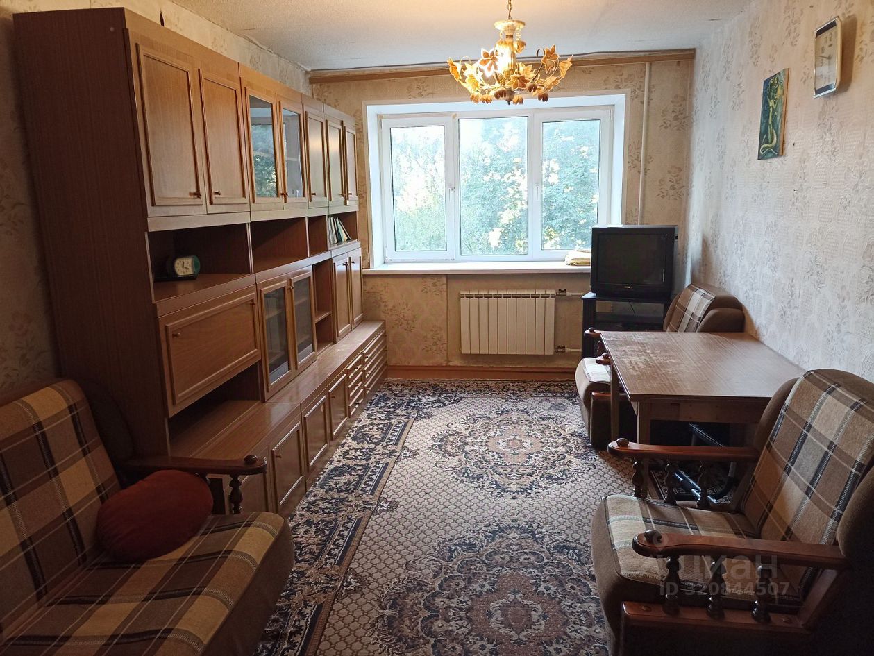 Продажа 3-комн квартиры на вторичном рынке Серпухов, Октябрьская улица, 28А