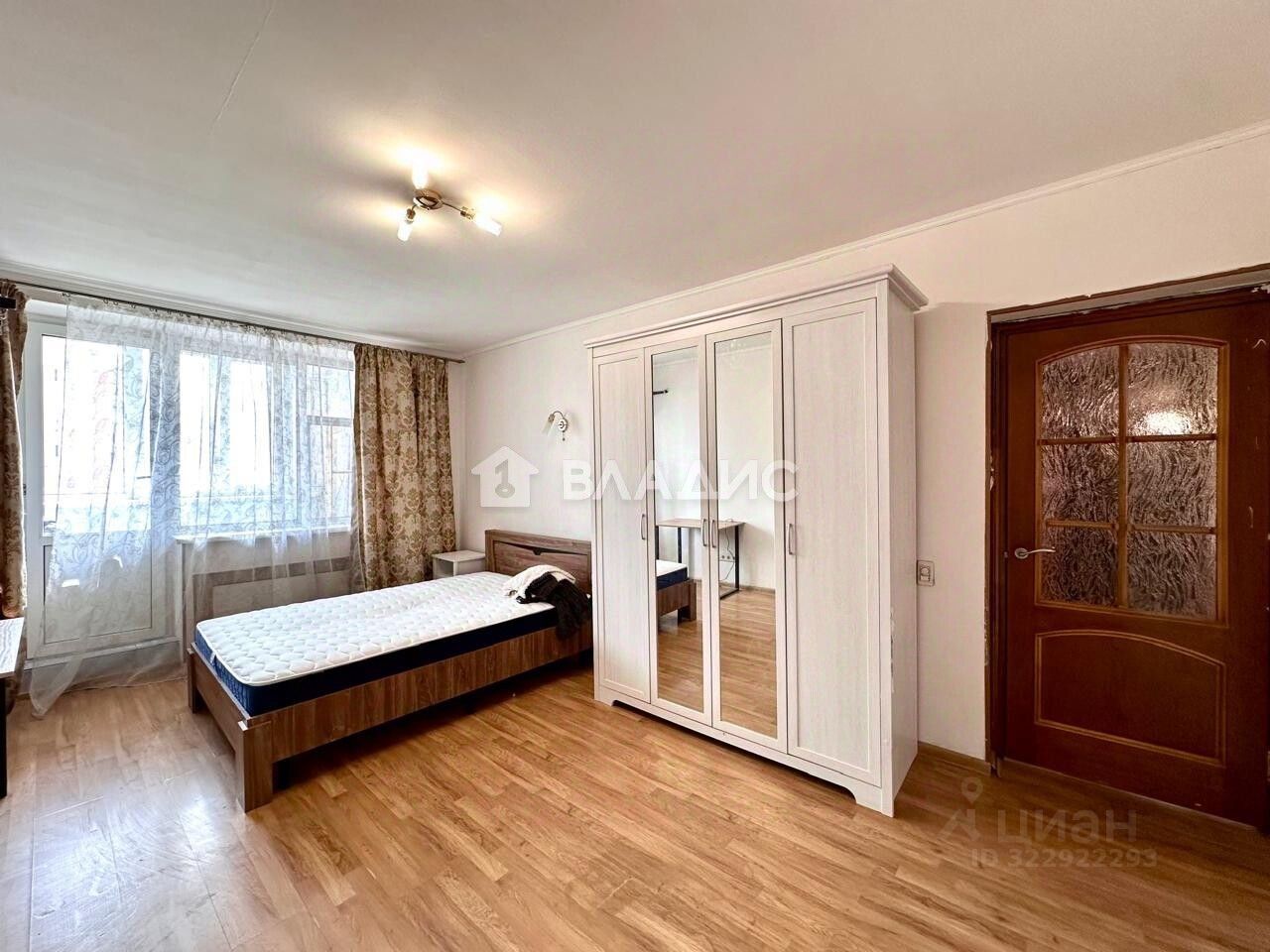 Продажа 4-комн квартиры на вторичном рынке Нахимовский проспект, 33/2