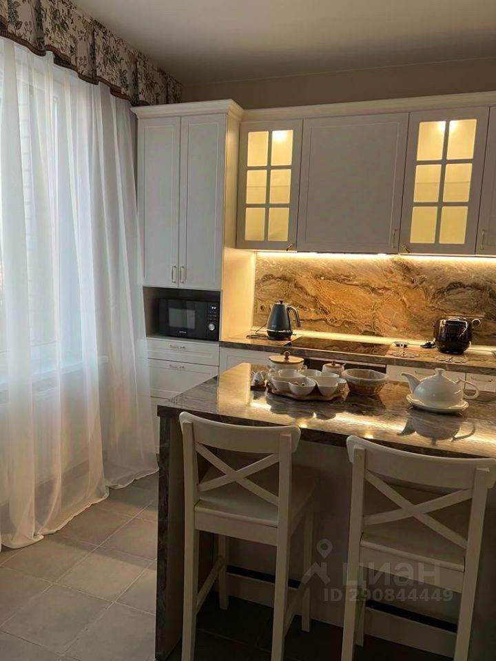 Аренда 3-комн квартиры на вторичном рынке Железнодорожный мкр, Балашиха, проспект Героев,  д. 20