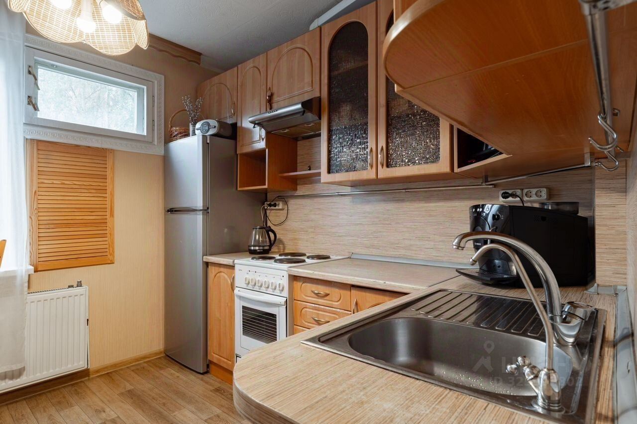 Продажа 3-комн квартиры на вторичном рынке проспект Кузнецова, 20