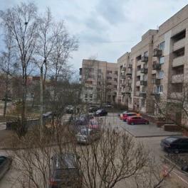 Продажа 3-комн квартиры на вторичном рынке Петербургское шоссе,  д. 13/1