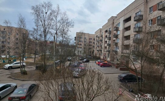 Продажа 3-комн квартиры на вторичном рынке Петербургское шоссе,  д. 13/1