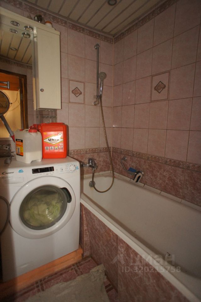 Продажа 3-комн квартиры на вторичном рынке Апрелевка, улица Комсомольская, 16