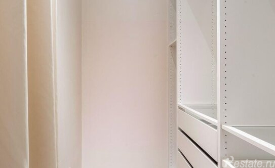 Продажа 2-комн квартиры на вторичном рынке Дыбенко ул,  д. 8,  к. 1